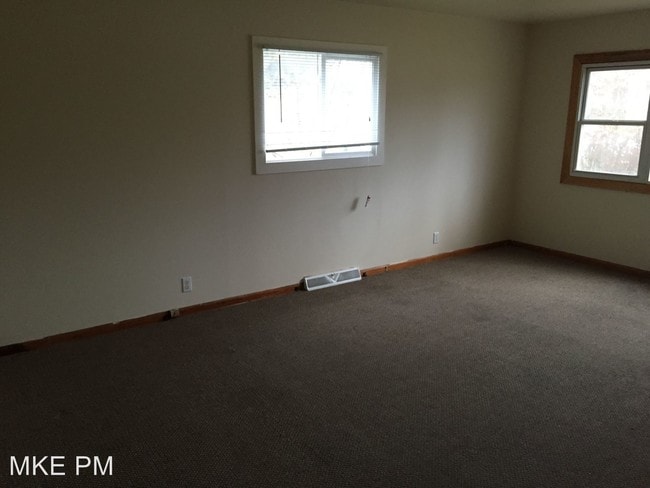 Foto del edificio - 5649 N 90th St