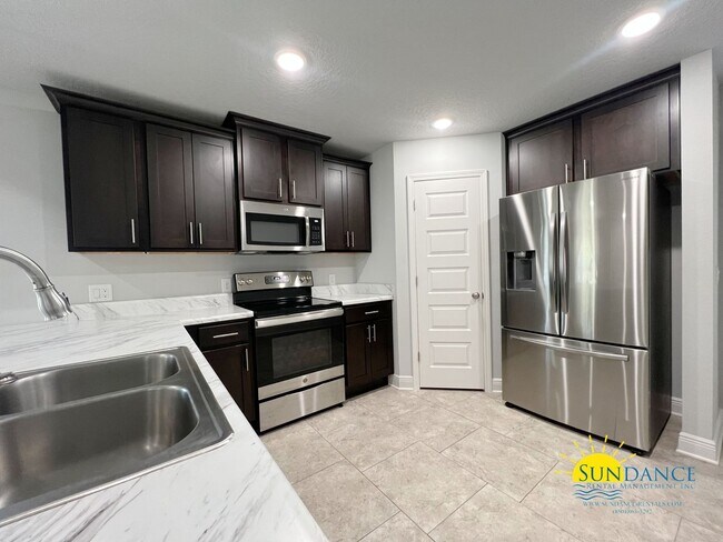 Building Photo - Stunning Home with a 6+ Month Lease Option!