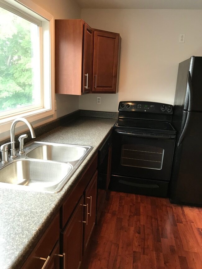 Building Photo - 13 Depot St