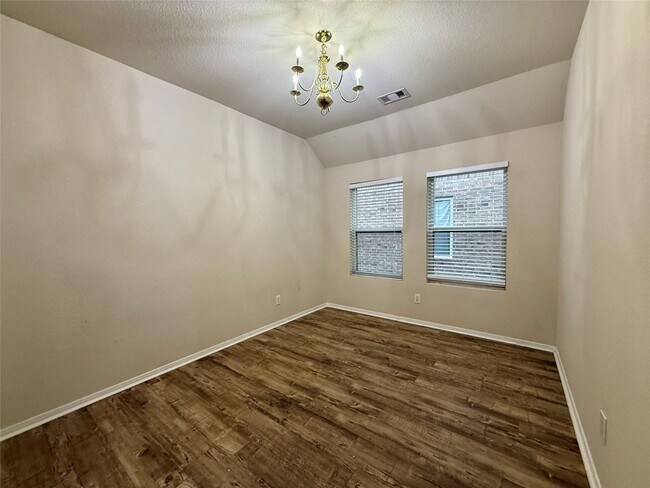 Foto del edificio - 14802 Fir Knoll Way