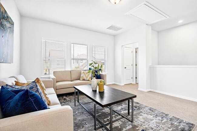 Building Photo - Gorgeous 4/BR and 3.5/BA Home on a Corner ...