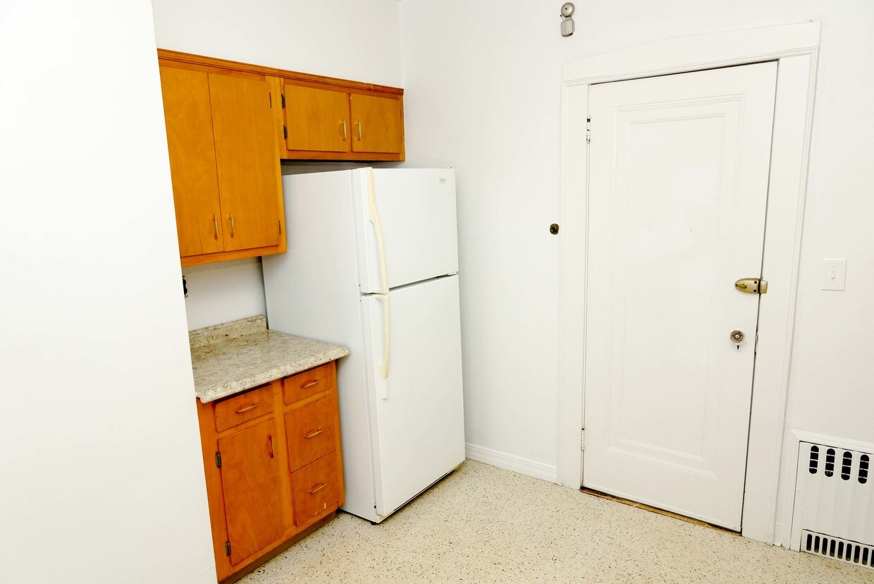 kitchen - 42 Tower Pl
