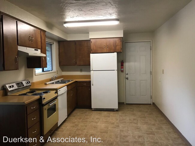 Building Photo - 2985-2995 NW Glenridge Dr