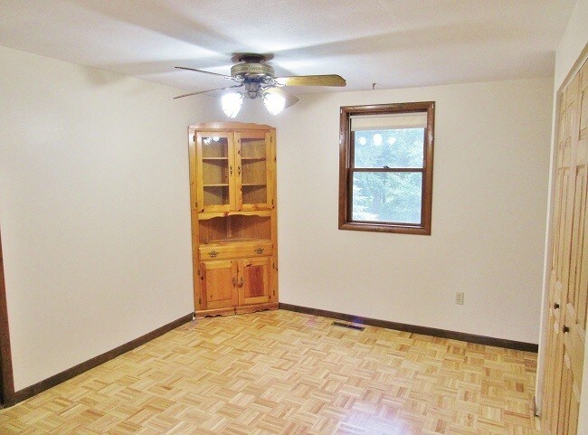 Building Photo - 2533 S Homer Rd