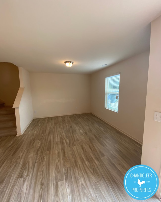 Building Photo - 6 Rochambeau Ct