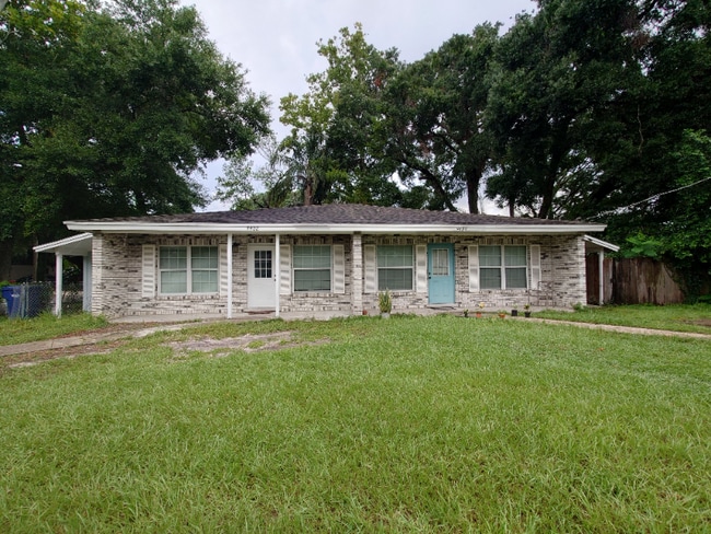 Photo - 9402 N 15th St House