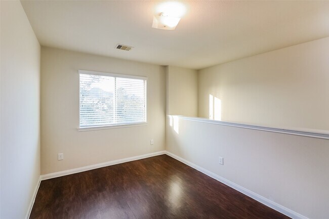 Building Photo - 13009 Baileys Run