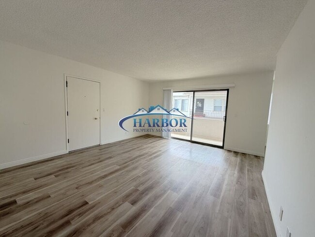 Photo - 213 W Manchester Blvd House