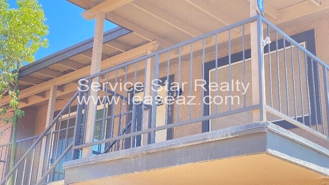 Building Photo - 1069 N 84th Pl