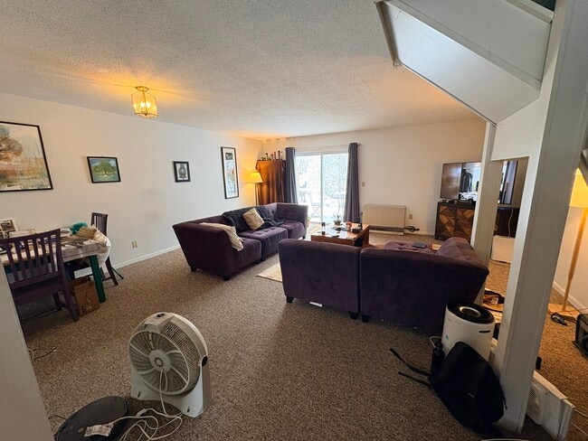 Building Photo - K6 Stonehedge Dr