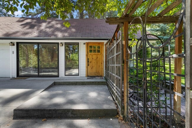 Building Photo - 4926 S Long Ln