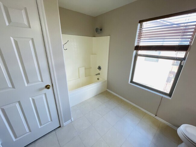 Foto del edificio - 45811 W Amsterdam Rd