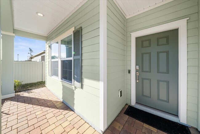 Foto del edificio - 100 Lake Sinclair St