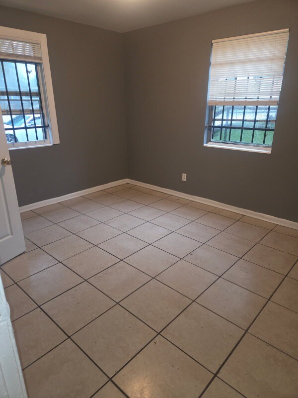 Foto del edificio - 1277 W 27th St