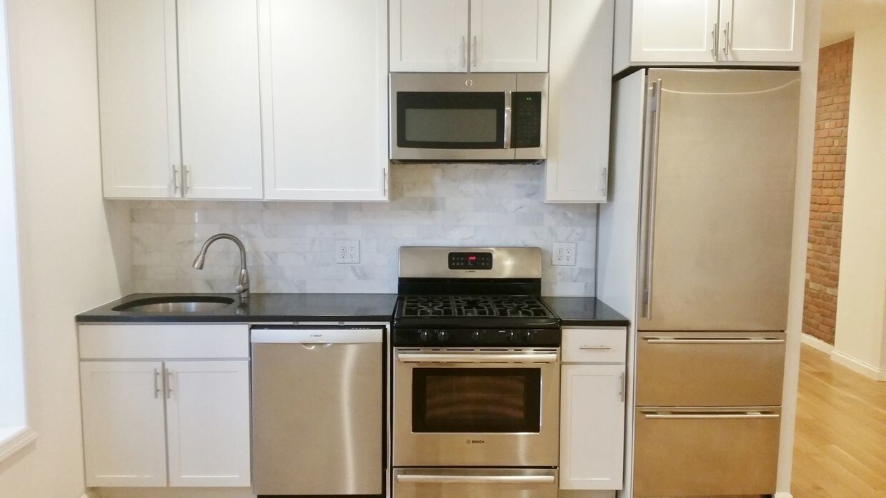 Primary Photo - 315 W 115th St