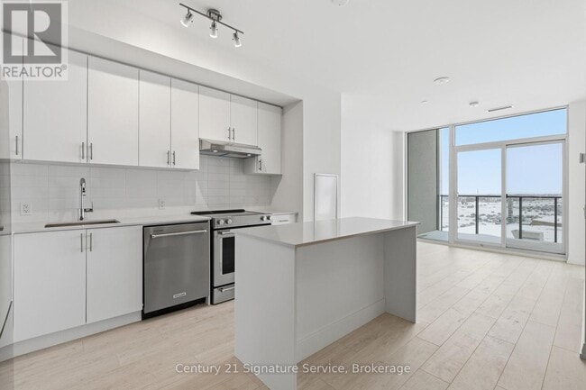 Building Photo - 27 Korda Gate