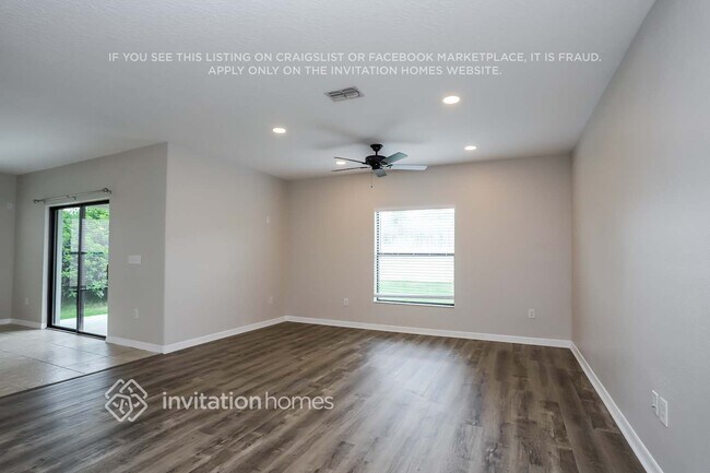 Foto del edificio - 10015 Newminster Loop