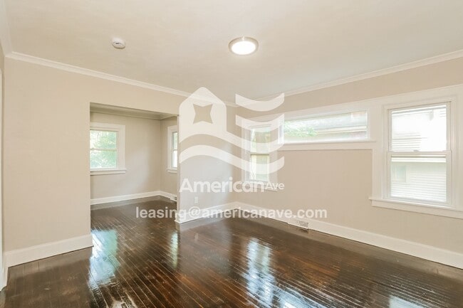 Foto del edificio - 1305 E 59th St