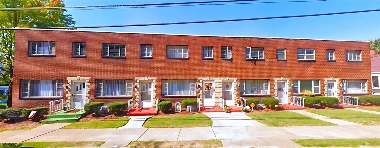 Primary Photo - 2201 Pleasant Ave