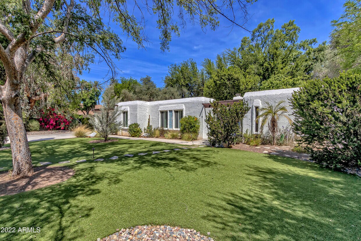 8 E Orangewood Ave, Phoenix, AZ 85020 House for Rent in Phoenix, AZ