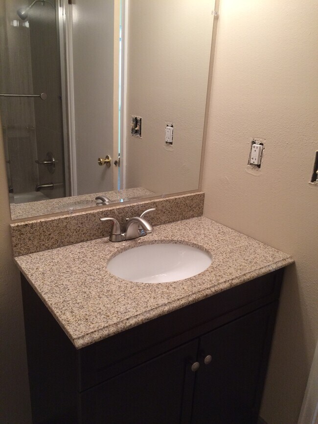 Building Photo - 2238 Canyon Blvd