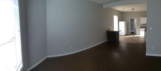 Building Photo - 328 N Philadelphia Ave
