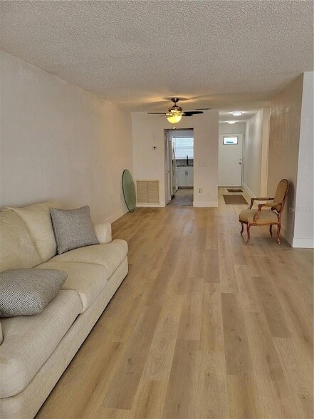 Foto del edificio - 5521 80th St N