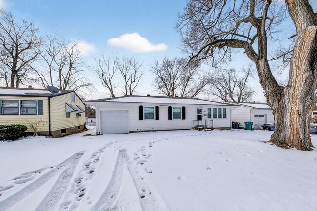 Building Photo - Now Accepting Section 8 – St. Louis, MO 3 bedroom /1 Bath Home in 63137