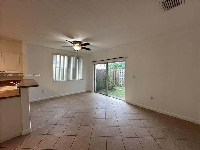 Foto del edificio - 3370 NE 14th Dr