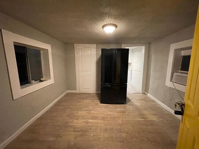Foto del edificio - 303 E 38th St