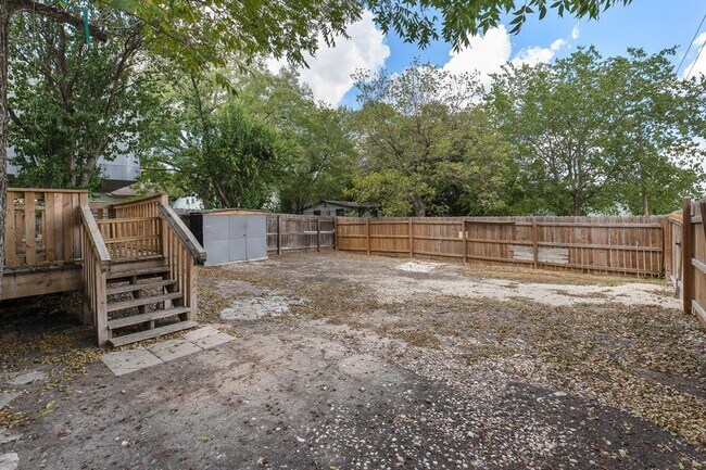 Foto del edificio - 204 Lessin Ln