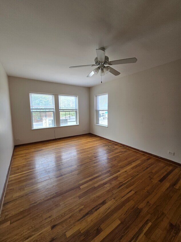 Foto principal - 3159 W Argyle St