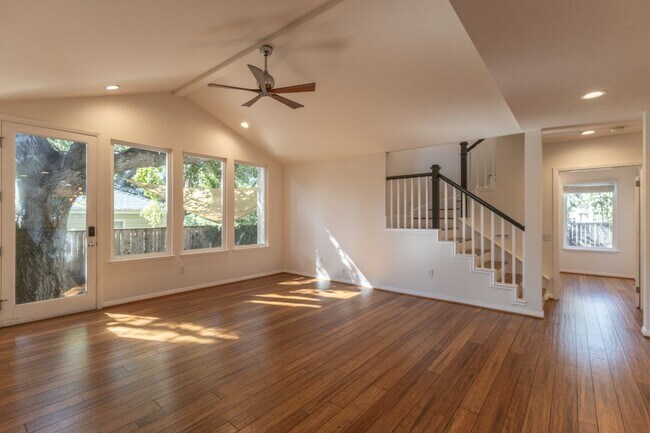 Foto del edificio - 1224 Fernside Dr