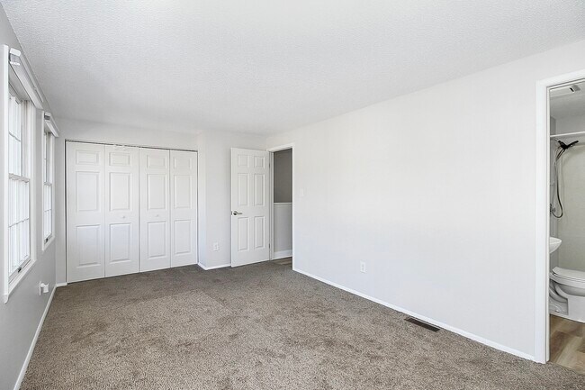 Foto del edificio - 1524 Waybridge Ln