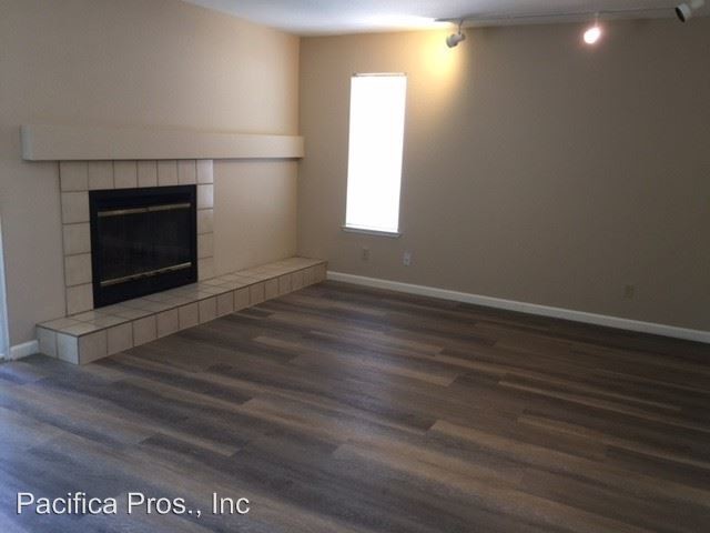 Building Photo - 4 br, 2.5 bath House - 1492 Deerfield Circle