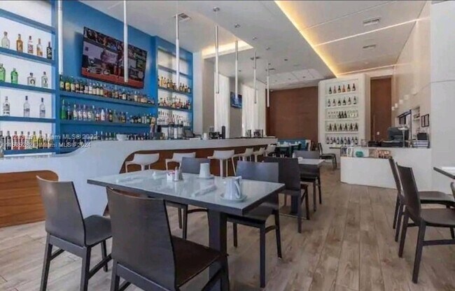 Building Photo - 2602 E Hallandale Beach Blvd