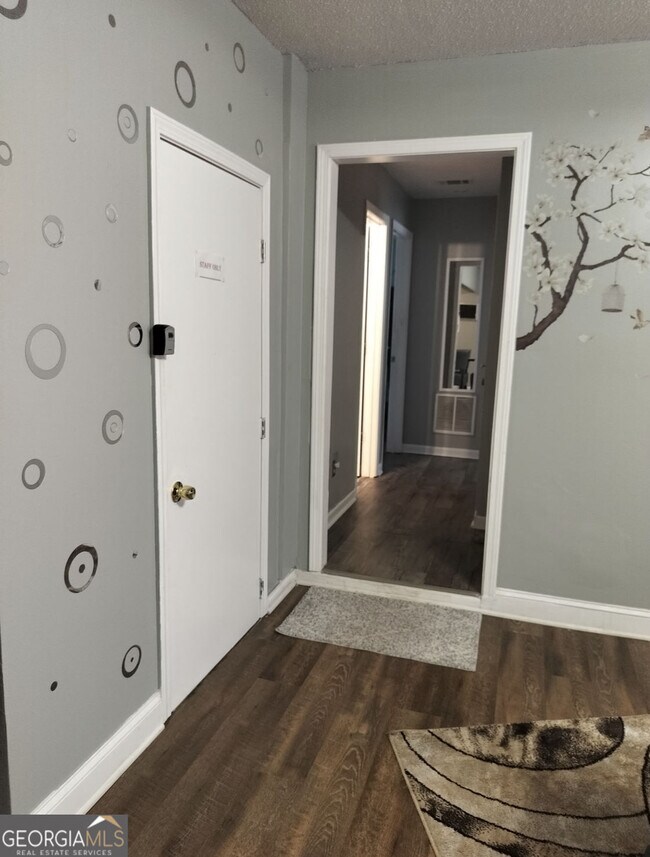 Foto del edificio - 7567 Sugarcreek Dr