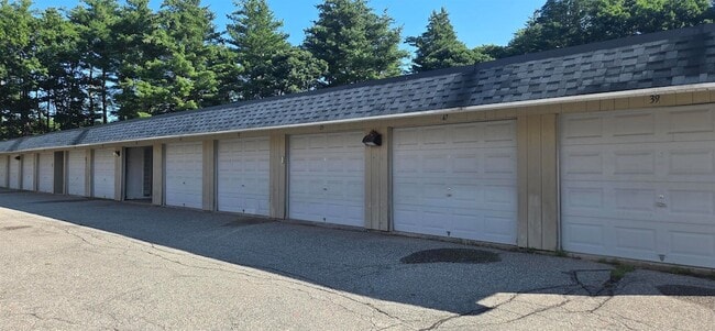 Building Photo - 302 Knights Bridge Dr