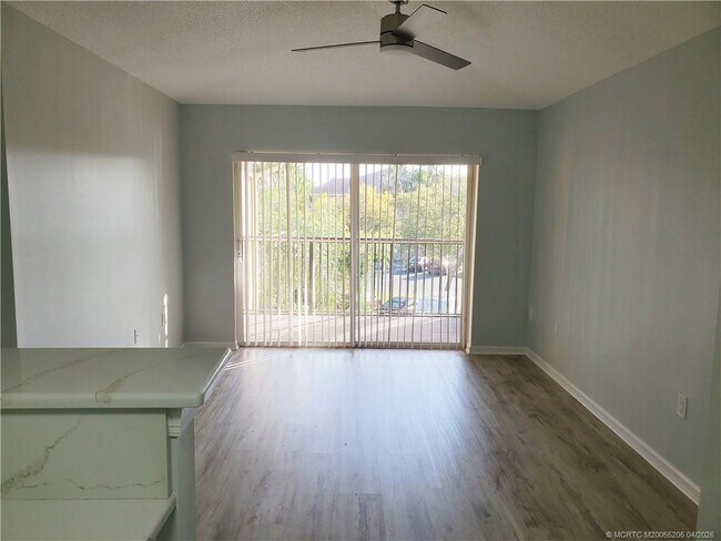 Foto del edificio - 3617 NW Adriatic Ln