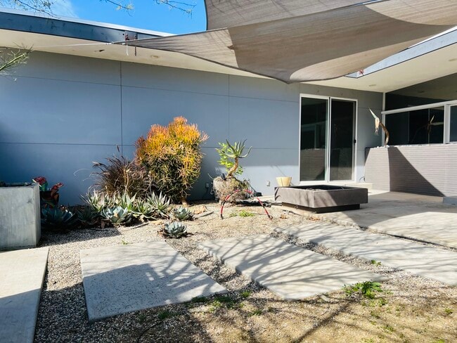 Building Photo - 5177 Carlingford Ave