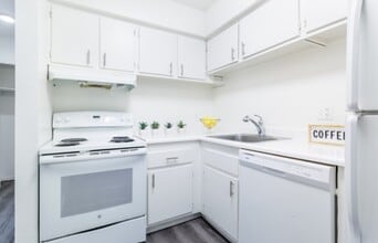 Building Photo - Dearborn View Apartments - Inkster, MI