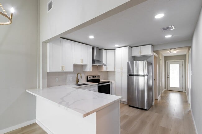 Foto del edificio - 2830 Bay Oaks Harbor Dr