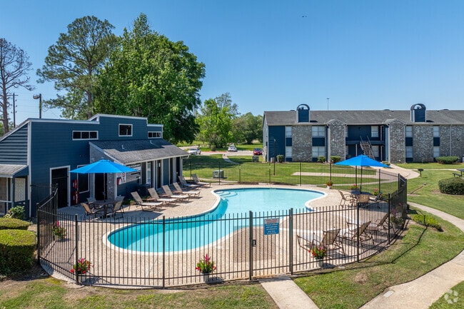 Building Photo - Creekwood Village Apartments
