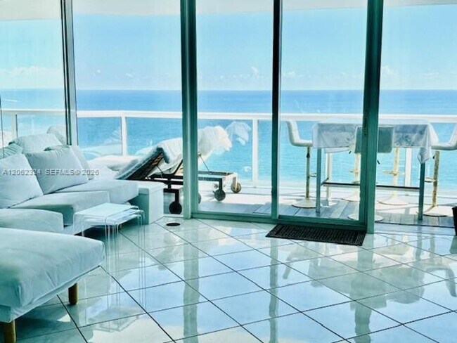 Foto del edificio - 6301 Collins Ave