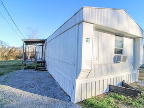 Building Photo - 1810 Vales Mill Rd