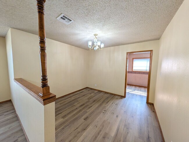 Building Photo - 9406 E 38th St