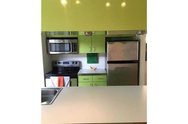 Kitchen - 300 Crockett St