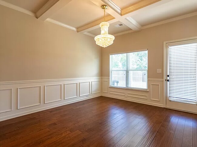 Foto del edificio - 198 Heatherwood Ln
