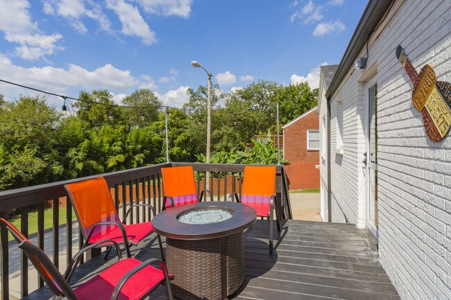 Building Photo - 206 Blue Hills Dr