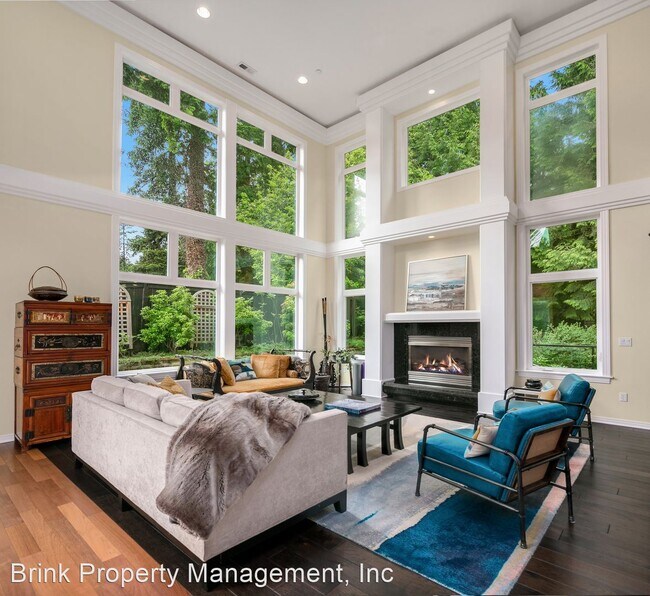 Foto del edificio - 4 br, 3.5 bath House - 7646 N Mercer Way